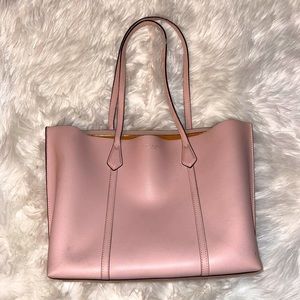 Tory Burch - Sold to Stefana_Styles 💛